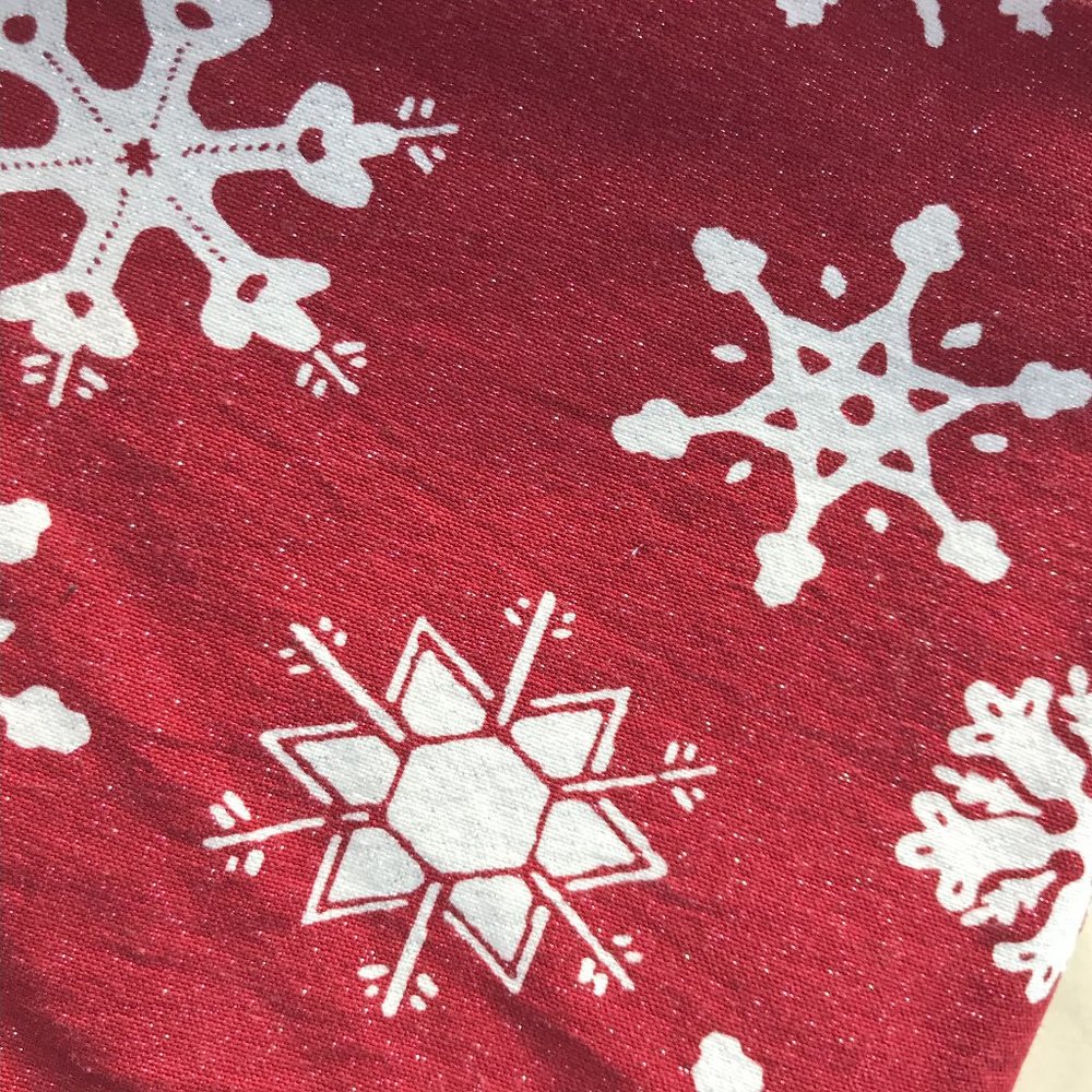 Red & White Snowflake Oblong Tablecloth Threshold Brand - Picture 2 of 7